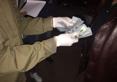 Суд оштрафував на 25,5 тис. грн полковника ЗСУ, який отримав хабара в 3000 доларів

