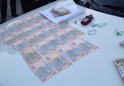 Чиновников фискальной службы в Киевской области задержали на взятке в 260 тыс. грн