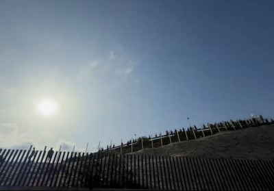 Близько 100 мігрантів загинули під час штурму кордону в Сеуті – Reuters