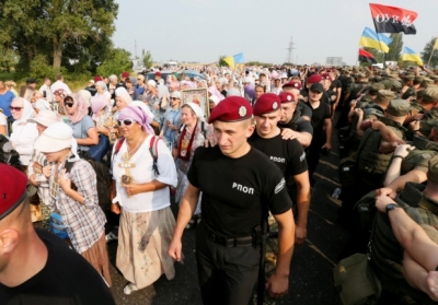 Центр Киева перекрыт: на Владимирскую горку прибывают верующие, - онлайн-трансляция
