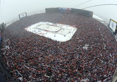 В США установили новый хоккейный рекорд: матч посетило наибольшее количество болельщиков
