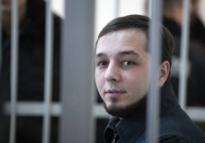 Хлопця, який порвав портрет Порошенка у Вінницькій ОДА, посадили на 4 роки 6 місяців