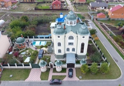 Полтавский судья задекларировал дом в виде храма, - ВИДЕО