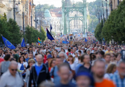 В Угорщині проходять масові протести проти політики Орбана, - ФОТО
