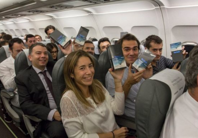 Усі пасажири рейсу авіакомпанії Iberia отримали в подарунок по новому смартфону Galaxy Note 8
