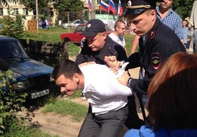 У Росії поліція затримала опозиціонера Яшина