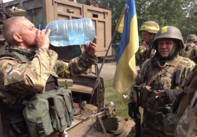 За ніч з оточення під Іловайськом вийшло 14 українських військових, - Семенченко