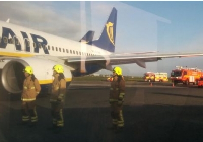 В аэропорту Дублина не разминулись два самолета компании Ryanair, - фото