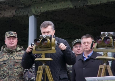 Снаряд під час навчань за участю Януковича таки впав в озеро, - джерело