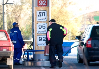 Через митницю в Україні зростають ціни на бензин