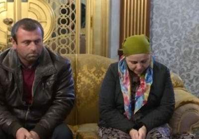 Кадыров с помощью своих приспешников публично пристыдил женщину за критику в его адрес, - ВИДЕО