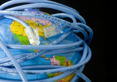 Мicrosoft і Facebook сполучать США і Європу підводним інтернет-кабелем