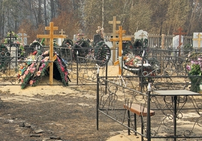У Росії чоловік розкопав могилу, щоб забрати iPhone