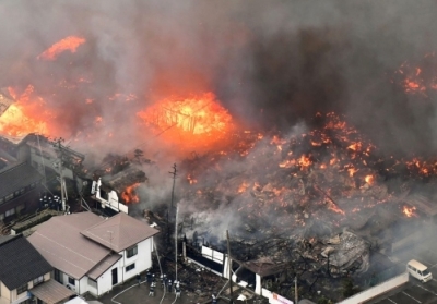 У Японії масштабна пожежа: горить понад 140 будинків, - ВІДЕО