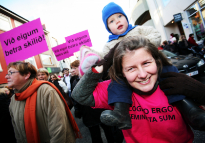 Перший за 48 років жіночий страйк в Ісландії спрямований на подолання розриву в оплаті праці – The Guardian

