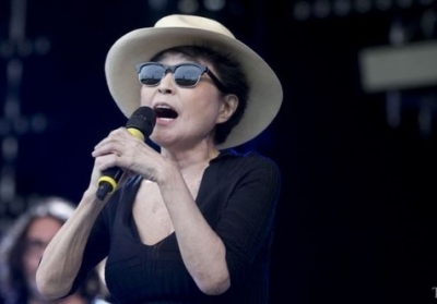 81-летняя Йоко Оно произвела фурор на фестивале Glastonbury