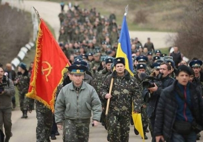 Мамчур вместе с двумя офицерами ВМС прибыли в Киев
