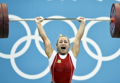 Украинскую тяжелоатлетку Калину дисквалифицировали на два года за допинг