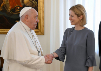 Кая Каллас та Папа Римський Франциск обговорили справедливий мир для України