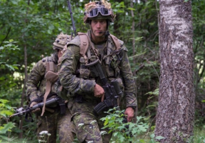 Військових Канади одягнуть у камуфляж-хамелеон, що лагодить сам себе