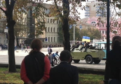 Відтепер міліція патрулюватиме вулиці Харкова на бронетехніці, - відео