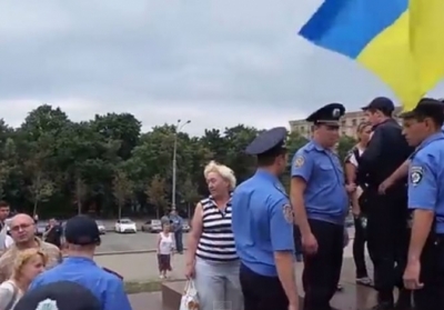 В Харькове евромайдановцы подрались с участниками митинга сепаратистов, - видео