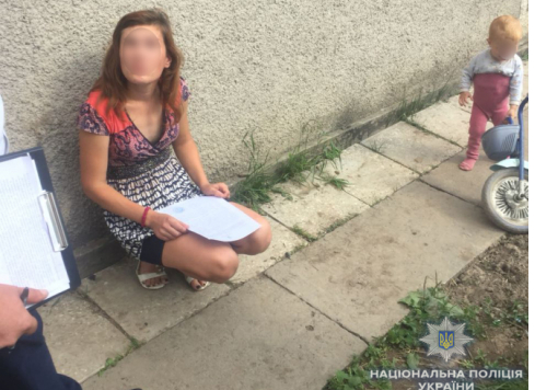 В Хмельницком женщина пыталась продать двух своих детей за $ 35 000