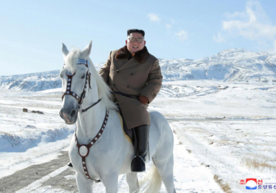 Кім Чен Ин верхи на коні піднявся на найвищу гору Північної Кореї