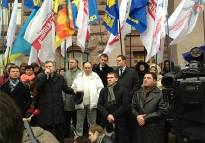 Опозиція запропонувала позачергові вибори в Києві на 23 лютого