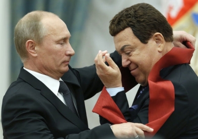 Володимир Путін і Йосип Кобзон. Фото: EPA / UPG