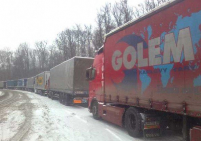 Польські фермери продовжують блокувати рух вантажівок по трьох пунктах пропуску 