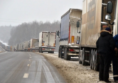 Беларусь ответила на запрет продуктов Россией километровыми очередями на границе