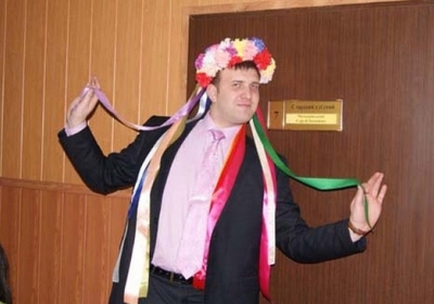 В Артемівську прокурори серед білого дня влаштовують гарячі вечірки в кабінетах (фото)
