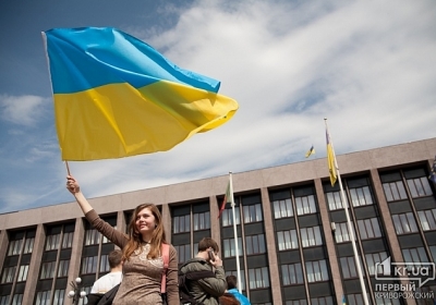 В Кривом Роге 10 тыс. жителей митинговали за единую Украину 