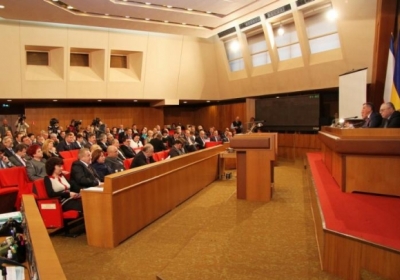 Форум областных советов в Крыму призвал к децентрализации власти
