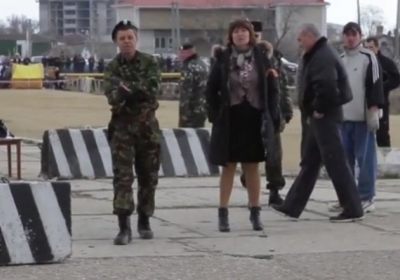 Російські військові напали на українського журналіста,- відео