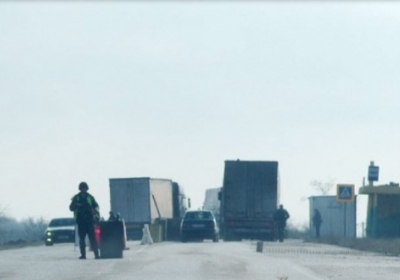 Прикордонники запровадили особливий пропускний режим на в'їзді до Криму