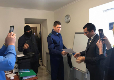 В офис крымских адвокатов ворвались силовики в балаклавах
