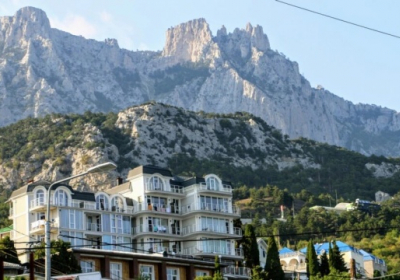 росіяни припинили бронювати готелі в Криму