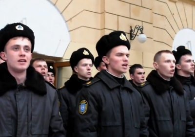 Курсанти Академії ВМС співали гімн України, коли підіймали прапор РФ,- відео
