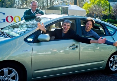 Ларрі Пейдж за кермом авто. Фото: sitepronews.com