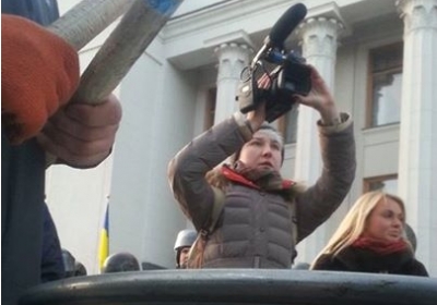 Как только под Радой зажгли факелы, появились российские журналисты