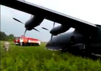 Седьмой за лето военный самолет разбился в России, - видео