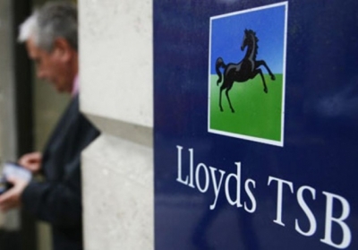 Британський банк Lloyds у 2012 році скоротив збитки