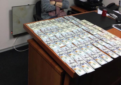 Голову управління ДАБІ в Херсонській області затримано за підозрою в отриманні $4,5 тис. хабара
