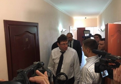 Луценко прокурору в Одесі: або поясніть звідки Toyota, або звільняйтесь