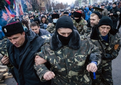 Захватчики захватили в плен двух украинских военных в Луганске