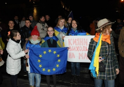 Початок Євромайдану у Львові: 21 листопада на площу вийшли 14 студентів УКУ, щоб підтримати перших мітингувальників у Києві