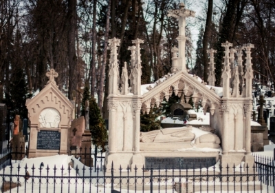 Личаківський цвинтар. Засніжене потойбіччя (фото)