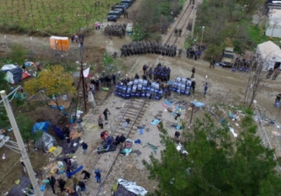 Мигранты подрались с македонской полицией: есть жертвы